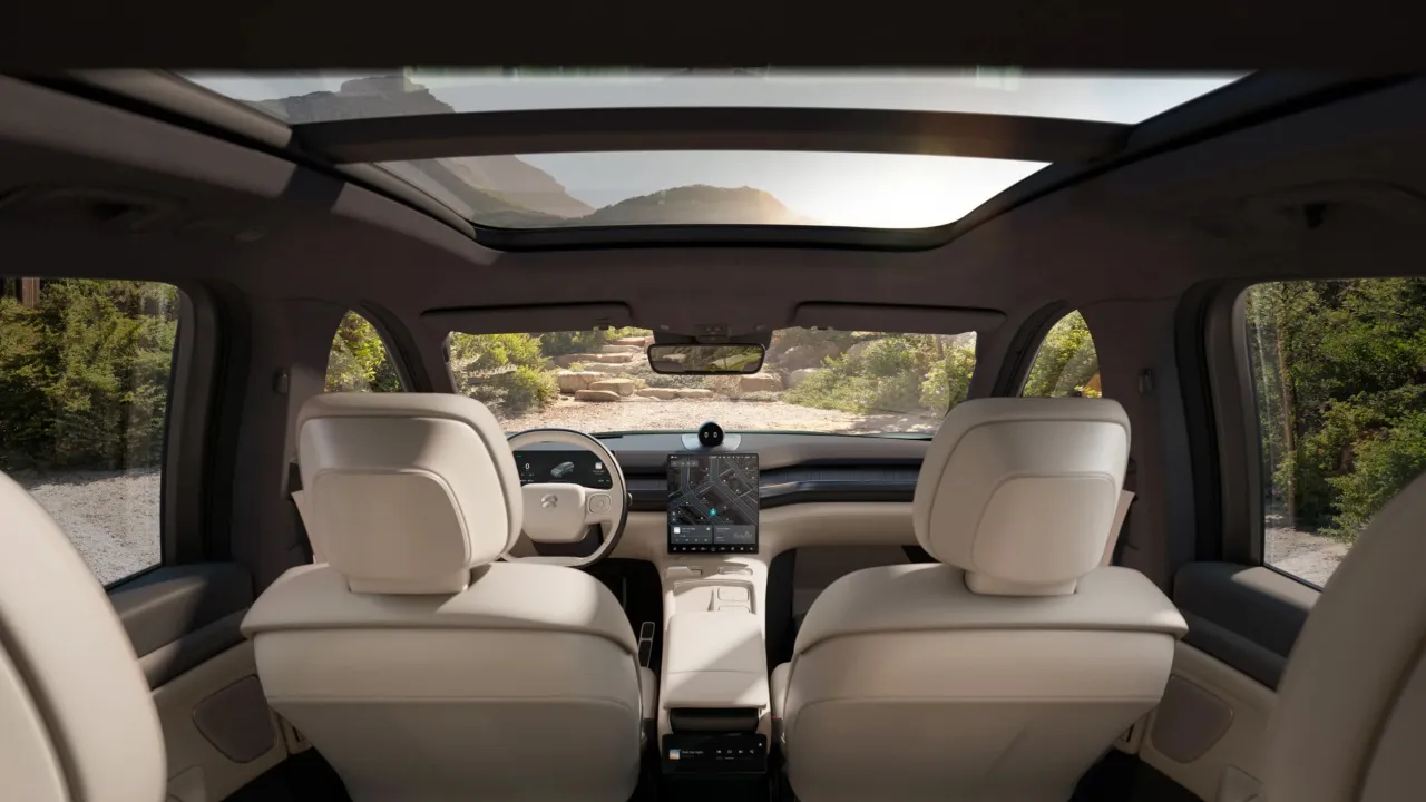 nio el8 interior