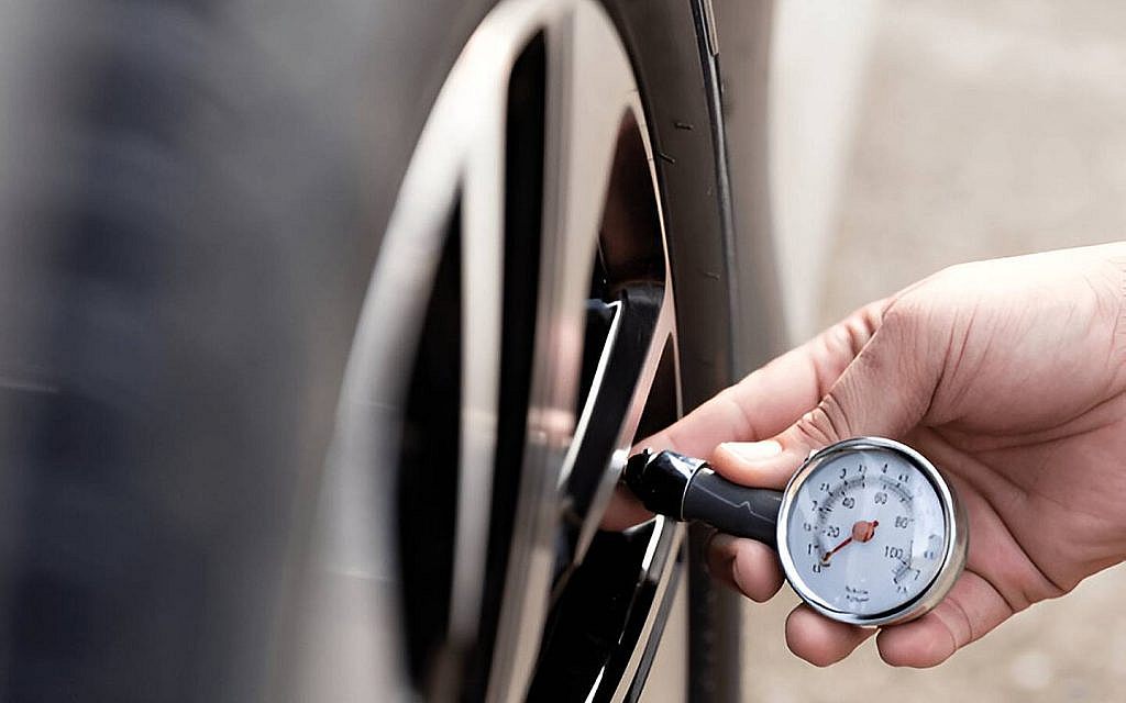 How to Insert a Tube in a Tubeless Tyre: DIY Guide for UAE Drivers