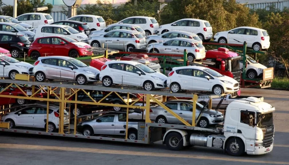 Iranians Buy Cars in Dubai