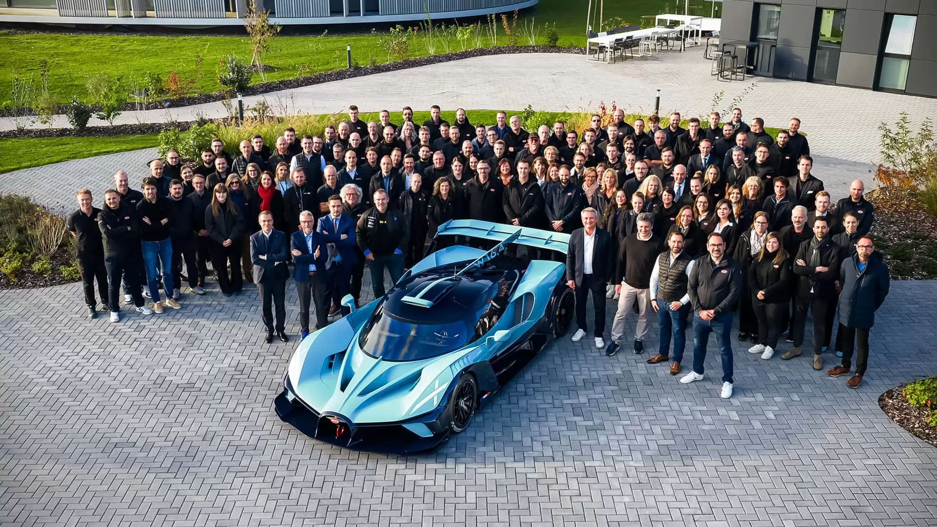 تسليم النسخة النهائية من بوجاتي بوليد ونهاية عصر دبليو 16