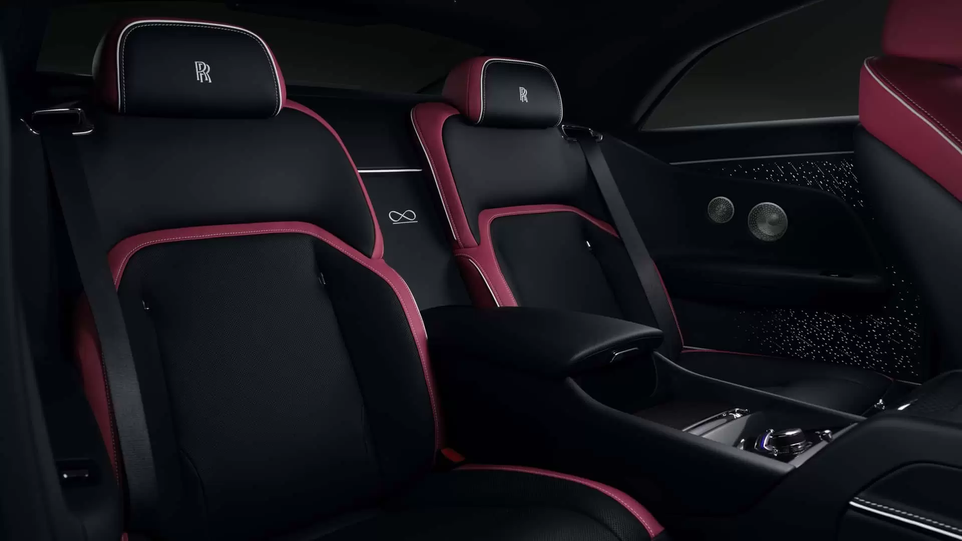 rolls royce spectre black badge review