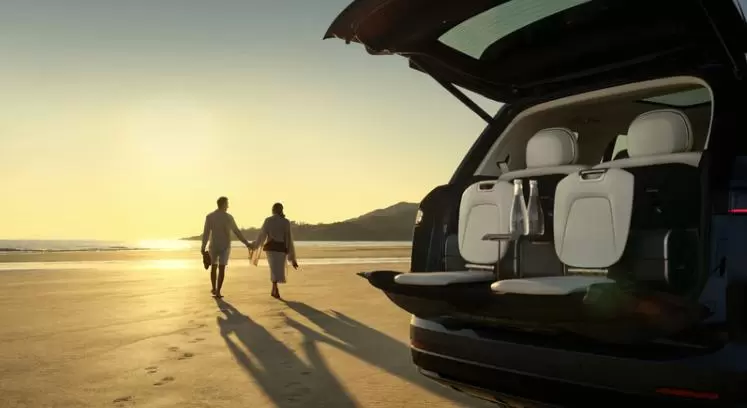 Lynk & Co 900 pre booking uae