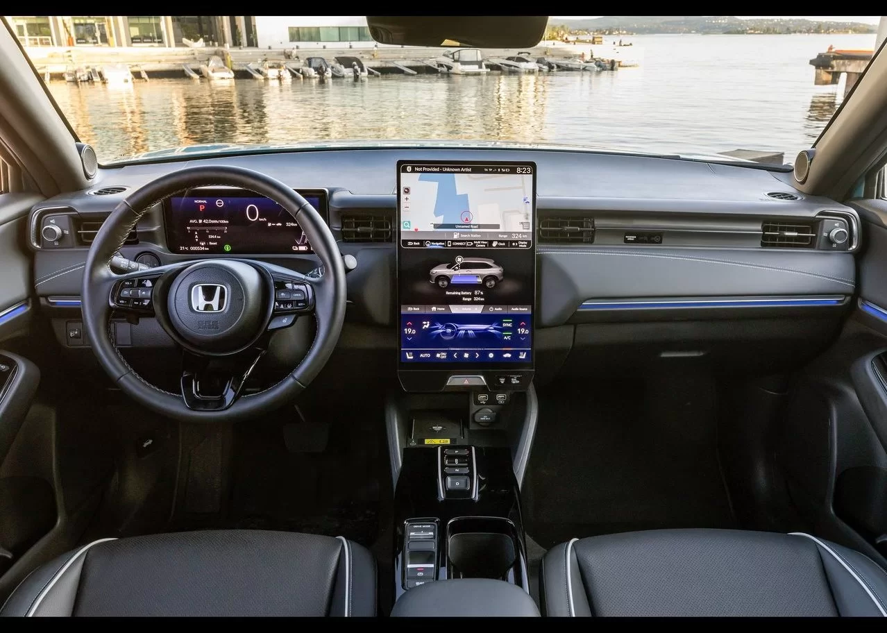 Honda eNS1 interior