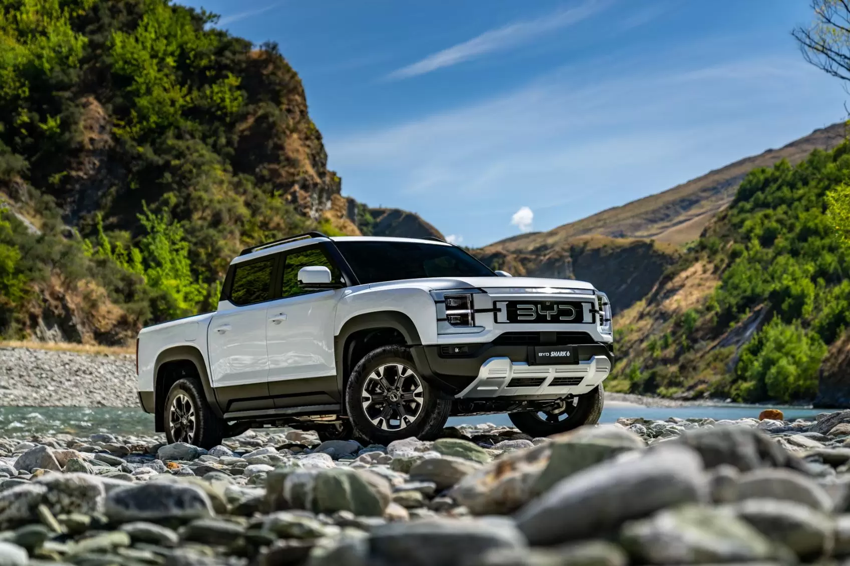 BYD Shark 6 vs Ford Ranger Raptor in UAE