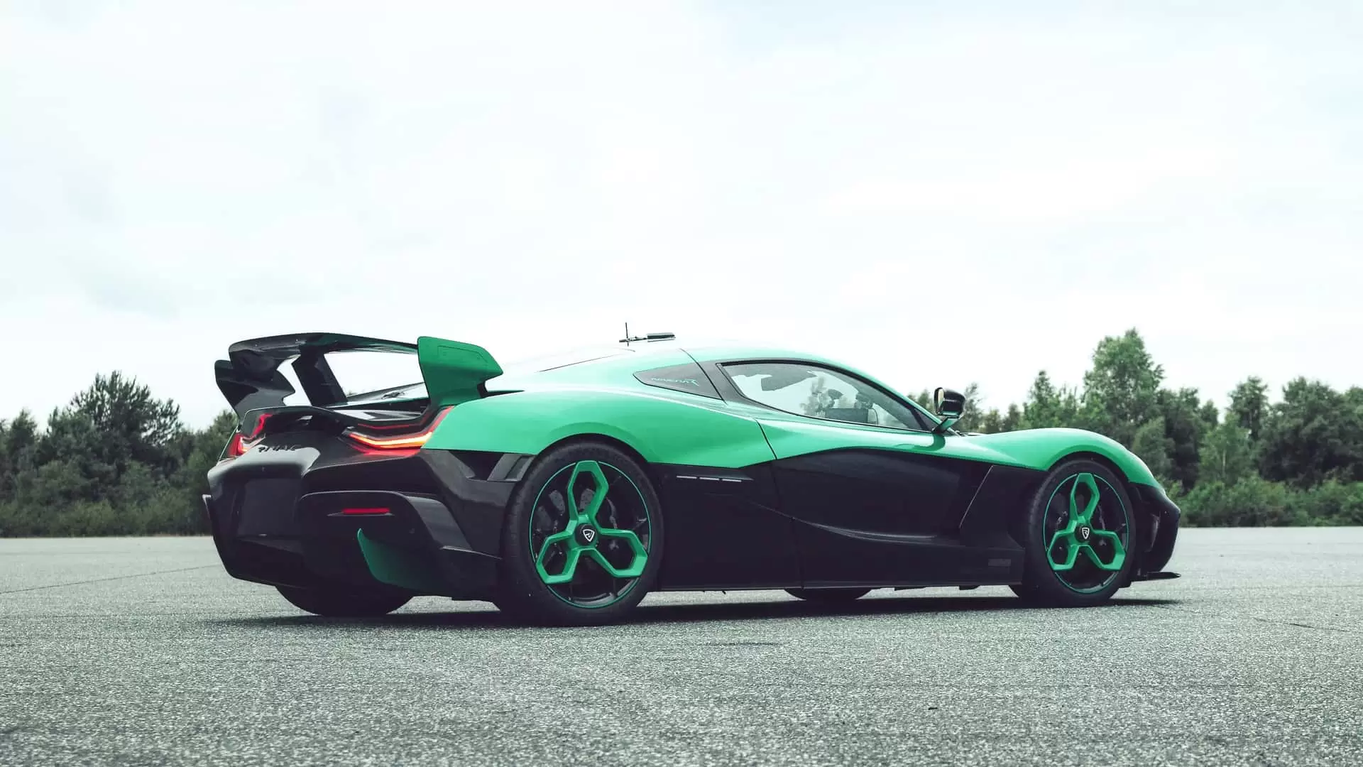 rimac-nevera-r-world-records