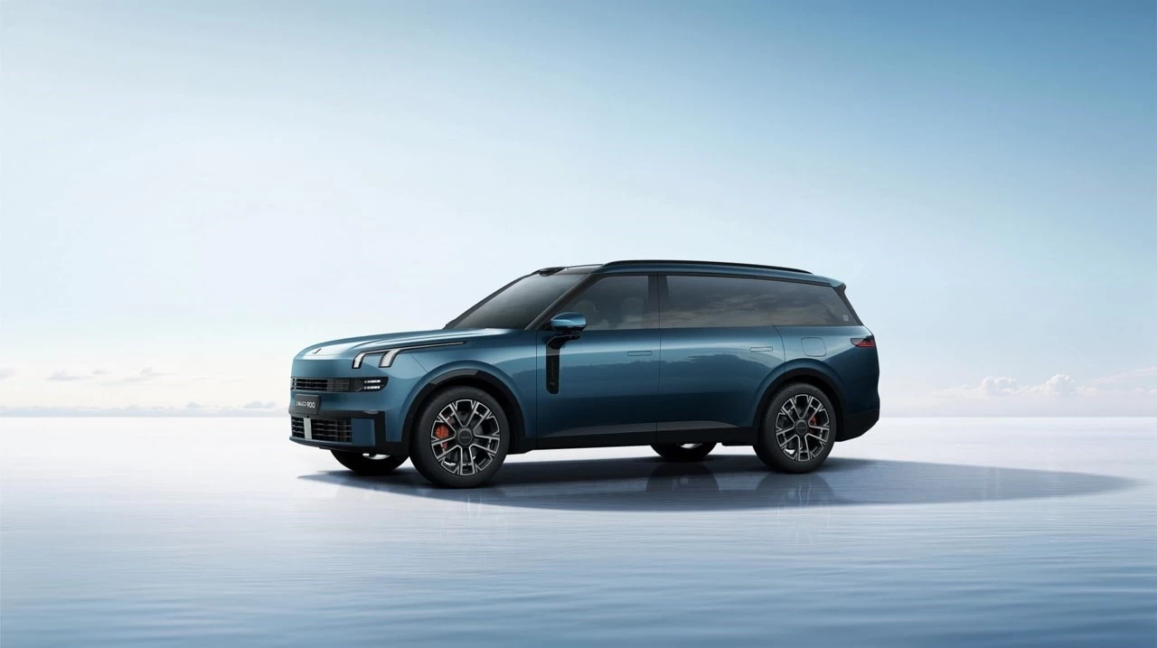 Lynk & Co 900 pre booking uae