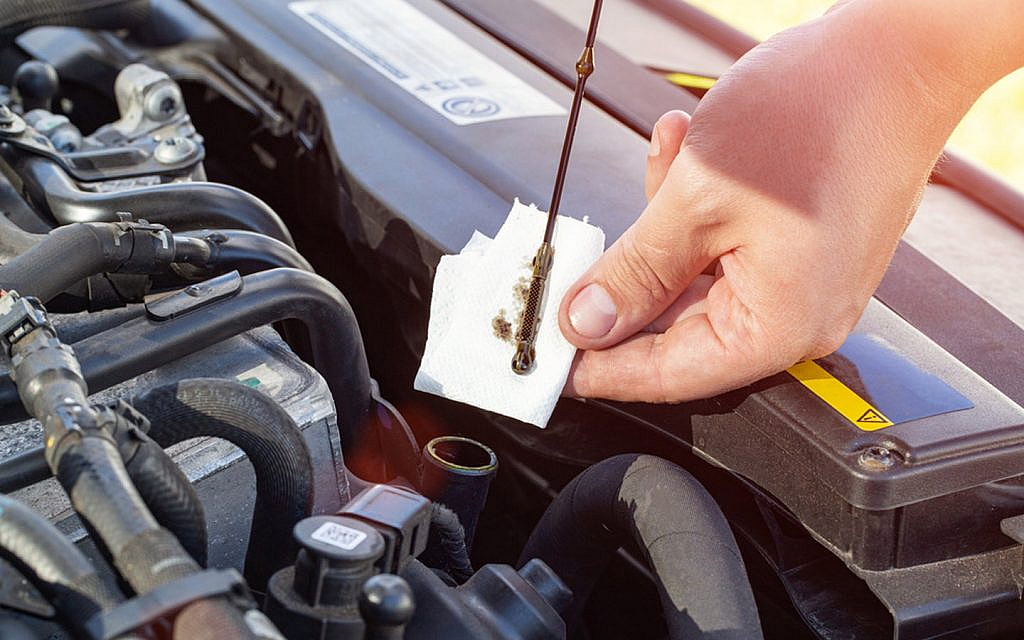 حل مشكلة نقص زيت المحرك: الأسباب، العلامات، والعلاج النهائي