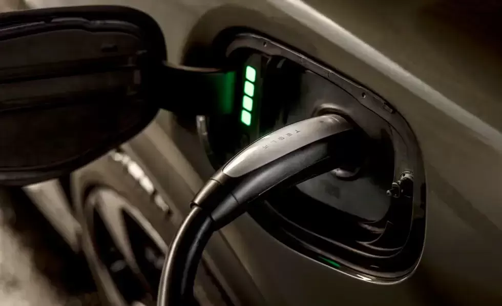 2025 lucid gravity tesla supercharger access