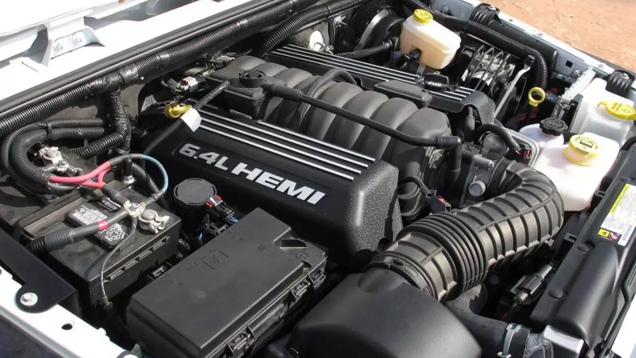 V8 Engine Guide 2025 Performance Reliability Best Cars in UAE