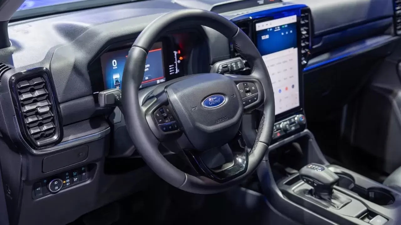 إطلاق فورد إفريست ٢٠٢٦ بمحرك في ٦ تريمر في الإمارات