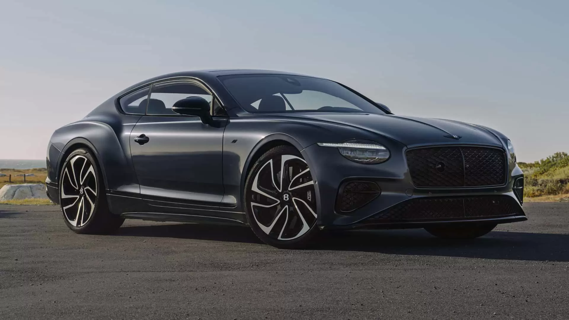  بنتلي كونتيننتال جي تي إس هايبرد في 8