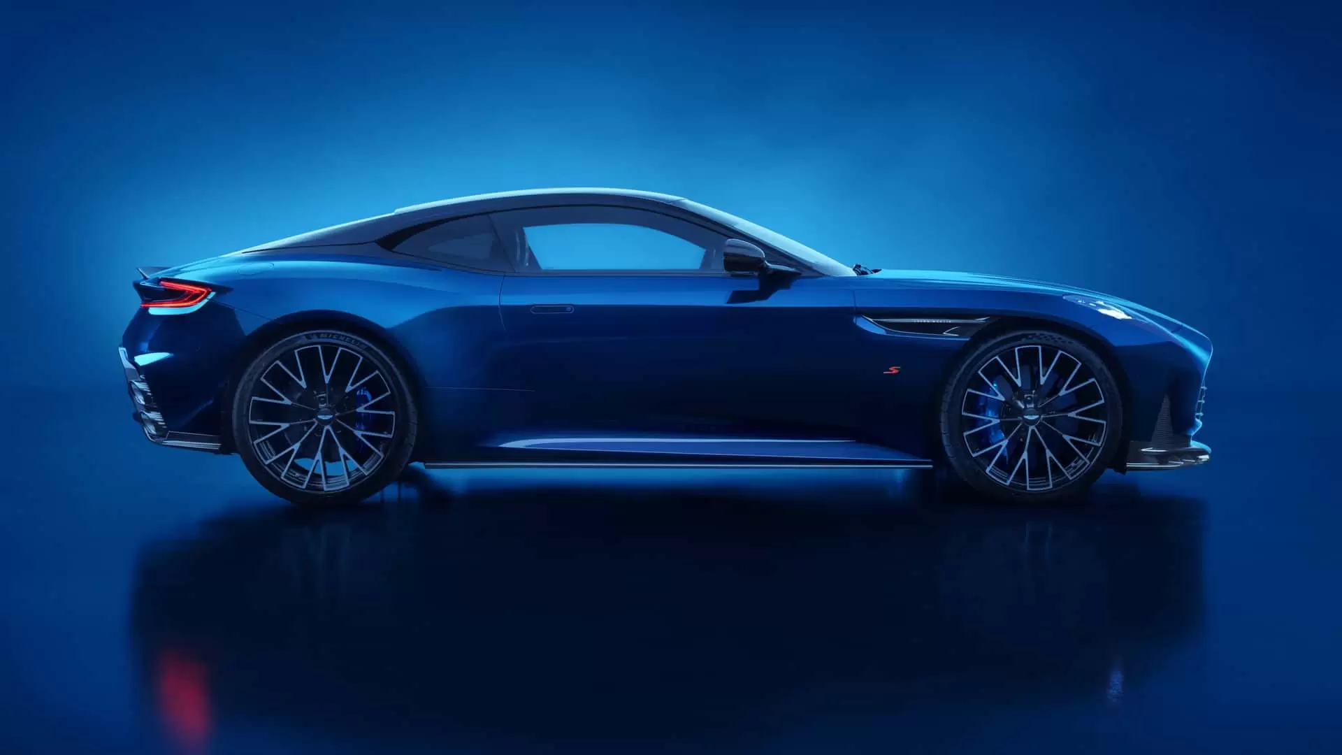 aston martin db12 s 2026