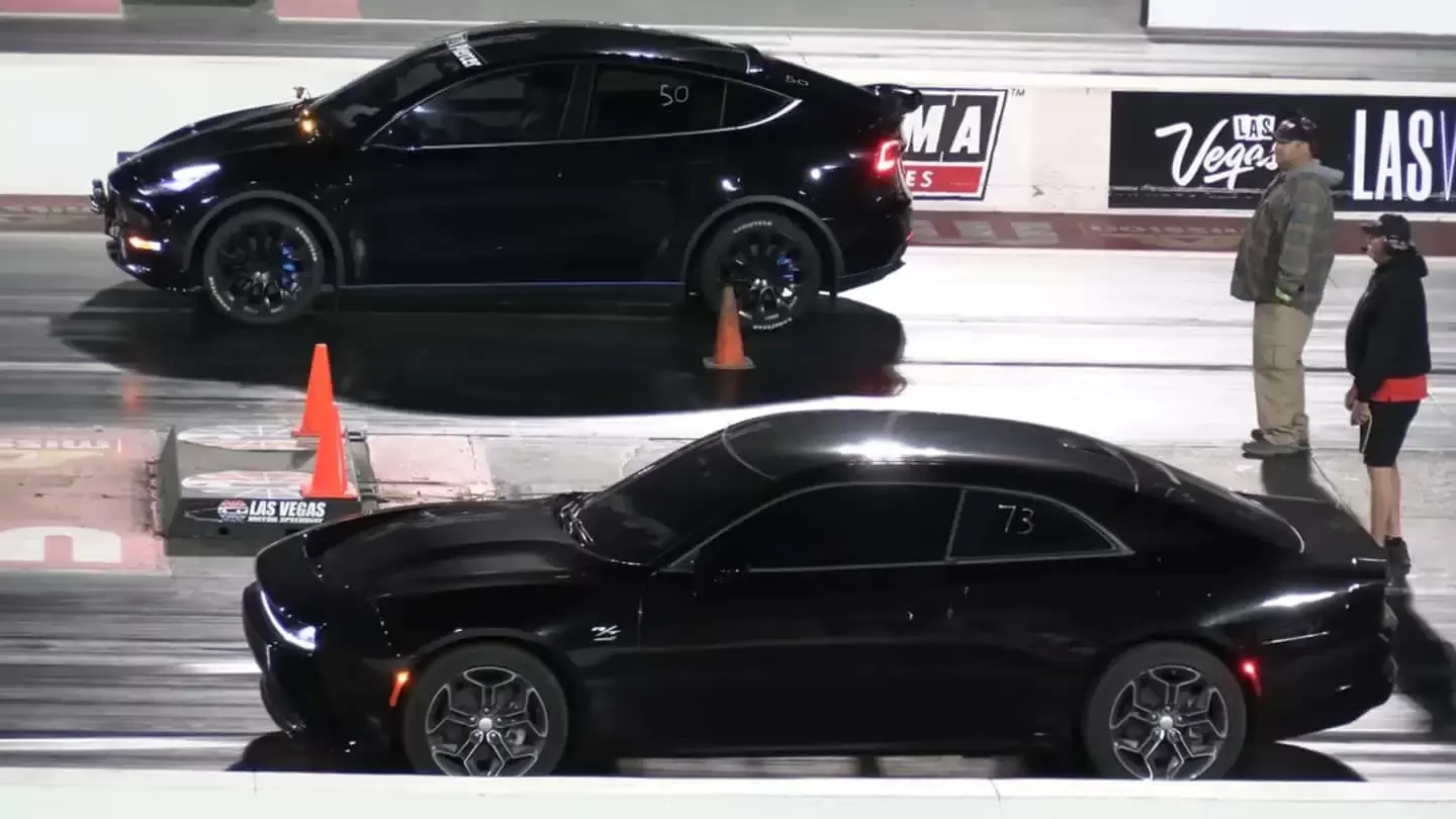 dodge charger daytona vs tesla model y drag race