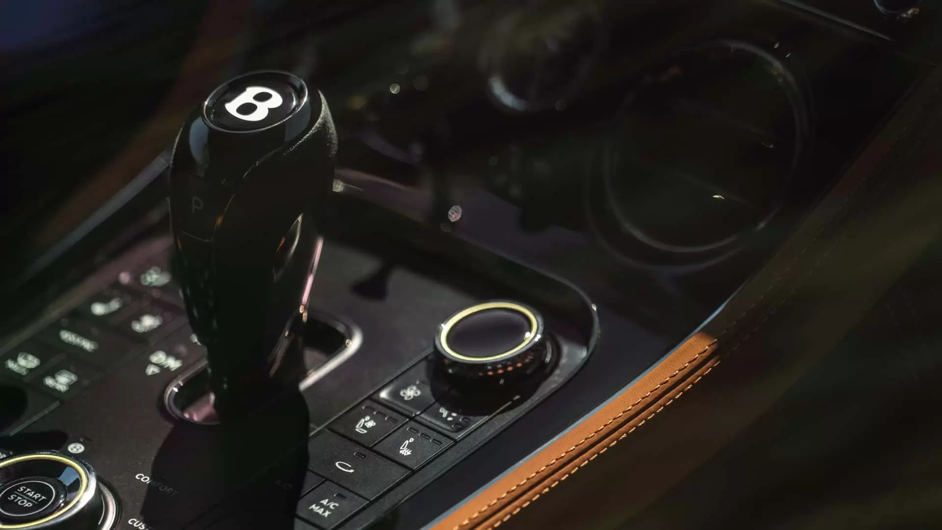  بنتلي كونتيننتال جي تي إس هايبرد في 8