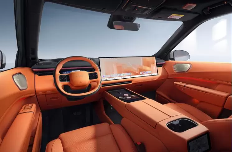 Lynk & Co 900 pre booking uae