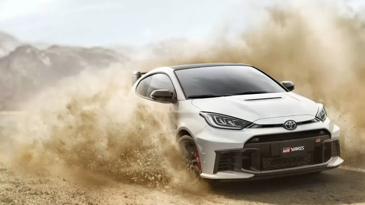 إطلاق تويوتا جي آر ياريس وجي آر كورولا في الإمارات