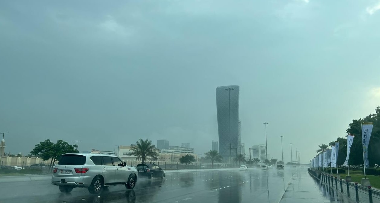 Driving in Unstable Weather Across the UAE This Weekend