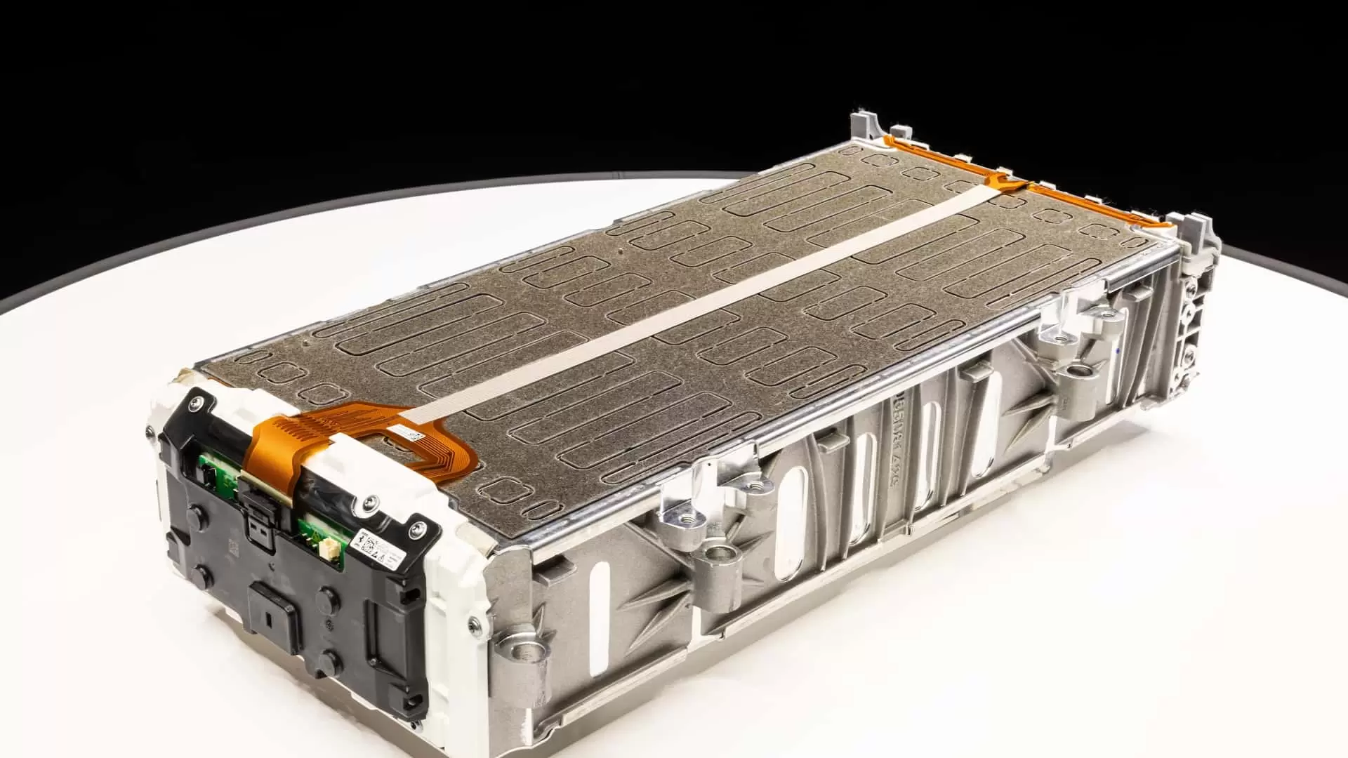 تفاصيل فيراري إليتريكا الكهربائية