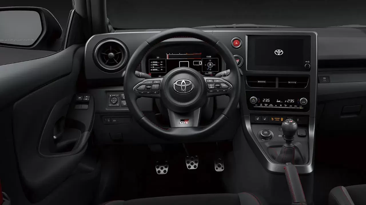 إطلاق تويوتا جي آر ياريس وجي آر كورولا في الإمارات