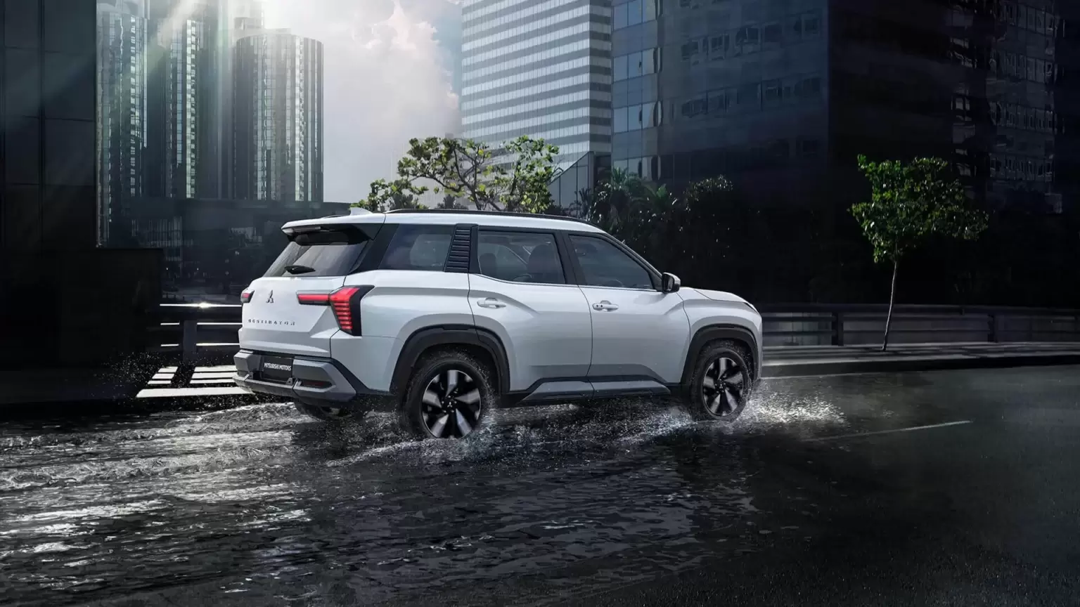 إطلاق ميتسوبيشي ديستينيتور الجديدة كليًا في الإمارات