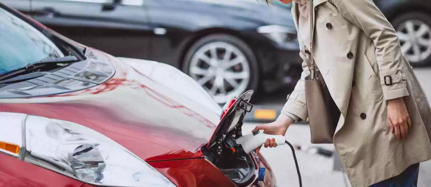 هل ترتفع حرارة السيارات الكهربائية؟ الأسباب والمخاطر وطرق الوقاية