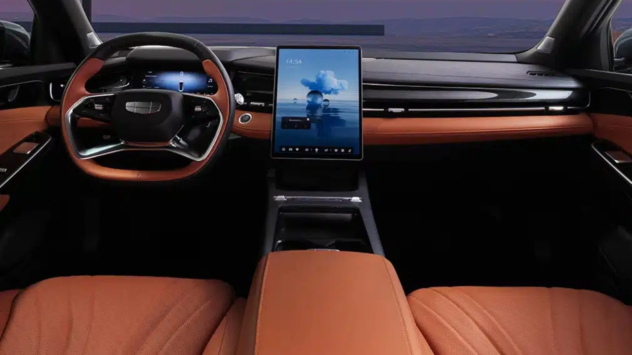 جيلي بريفيس من الداخل