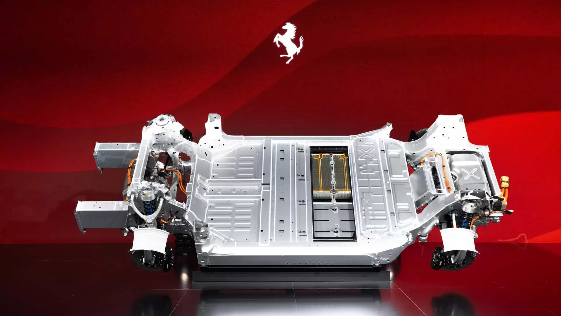 فيراري إليتريكا أول سيارة كهربائية