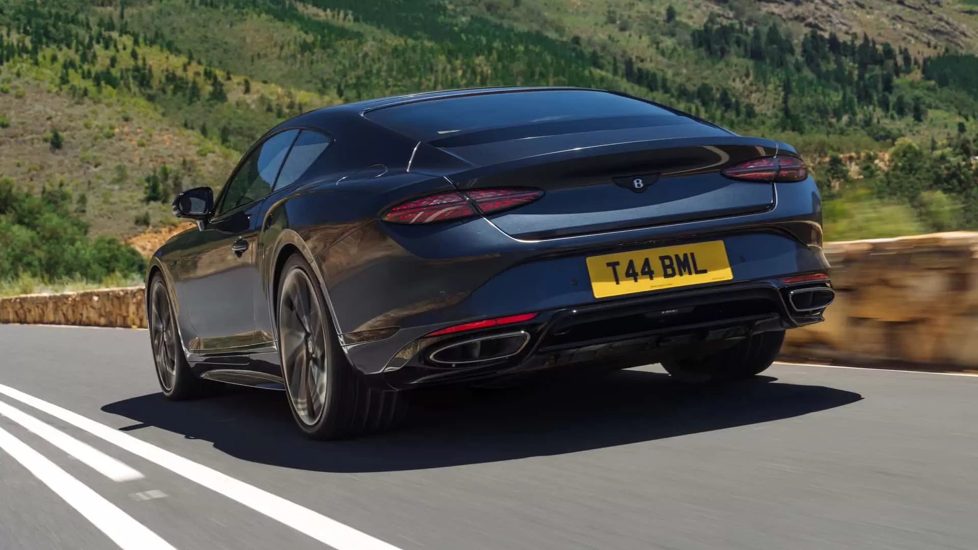  بنتلي كونتيننتال جي تي إس هايبرد في 8