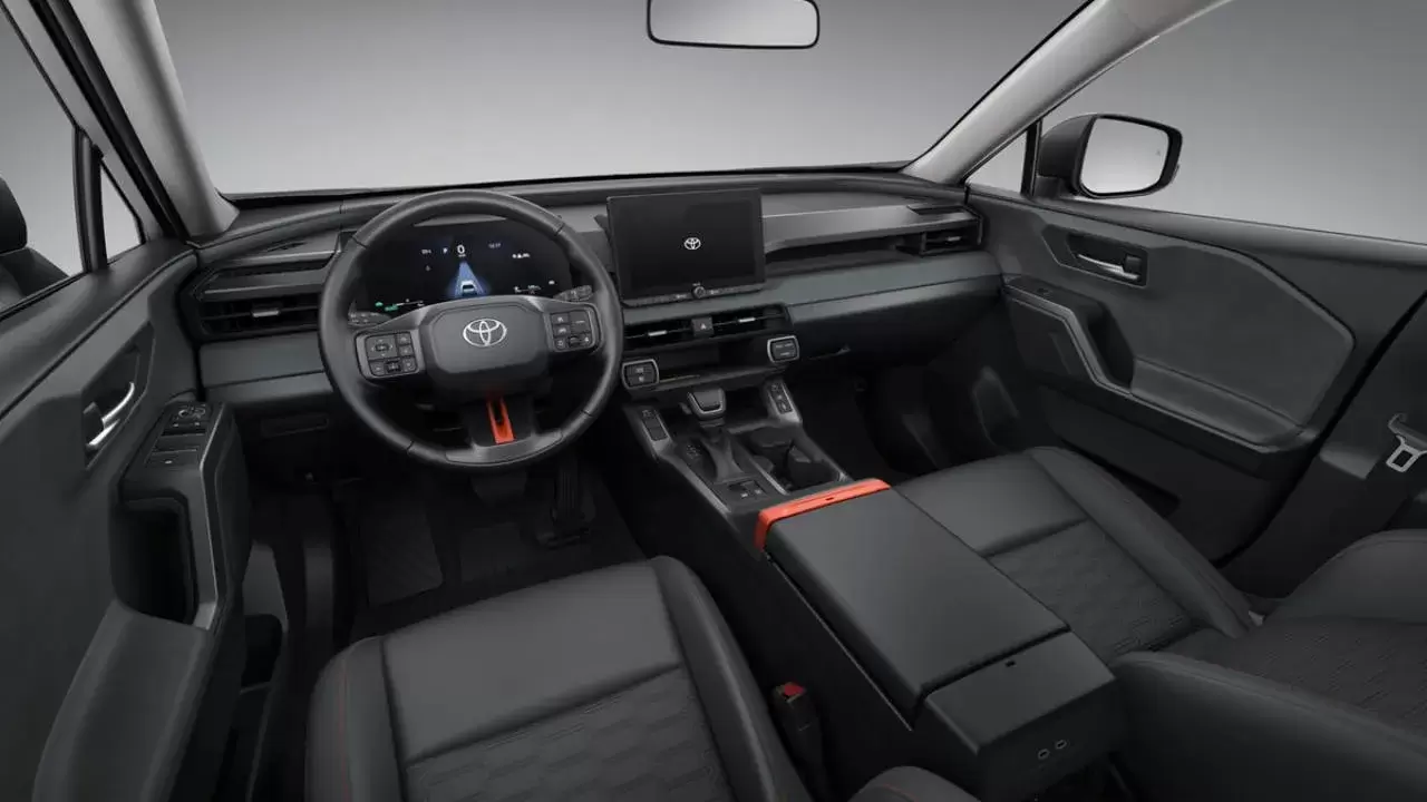 تويوتا راف فور 2026 في الإمارات