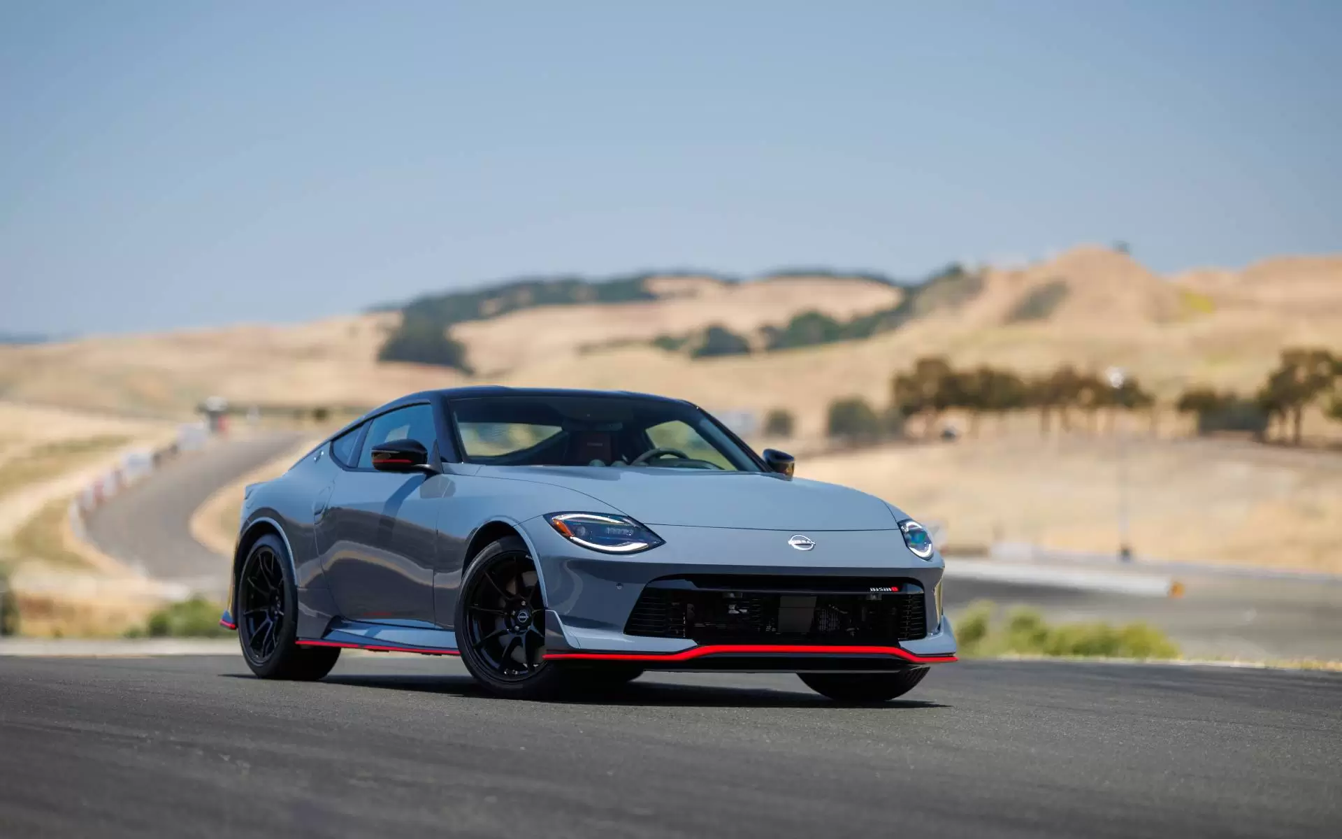 Nissan Z 5 Reasons It's Perfect for UAE Drivers