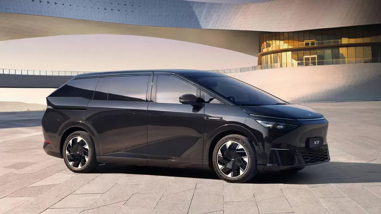 top 10 best evs uae 2025 launch