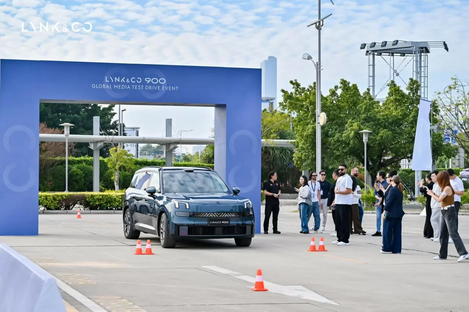 lynk co 900 flagship luxury suv first look