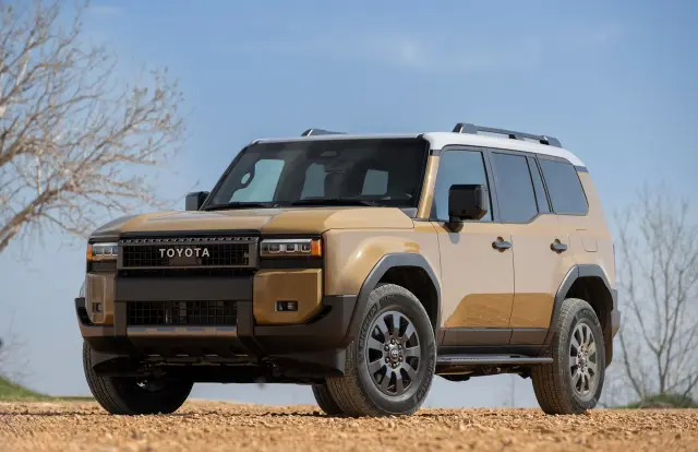 top 5 family suvs gcc roads 2024