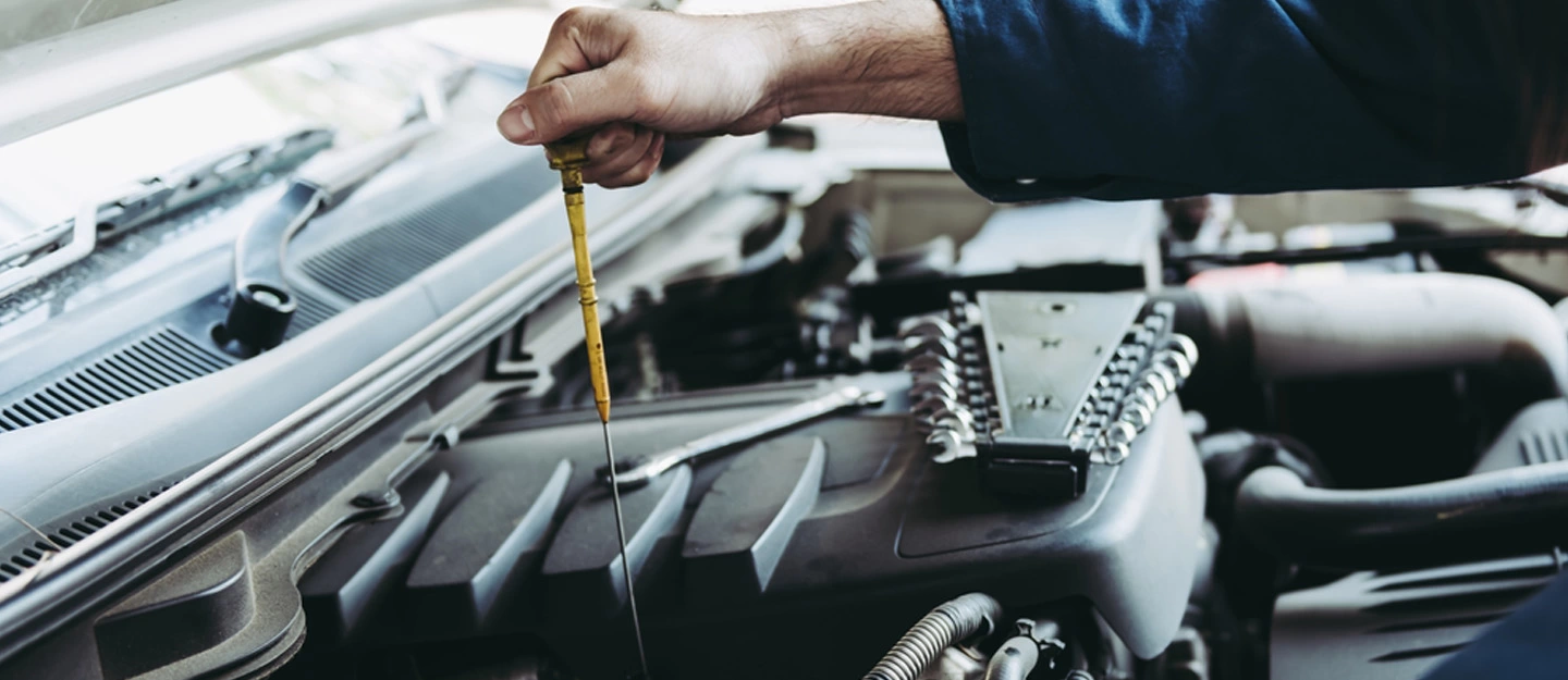 حل مشكلة نقص زيت المحرك: الأسباب، العلامات، والعلاج النهائي